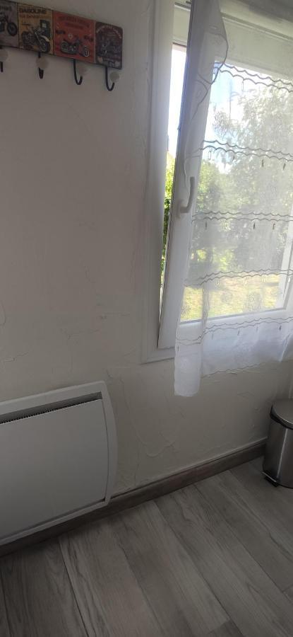 Petit Logement Sur Jardin Apartment Saint-Herblain Exterior photo