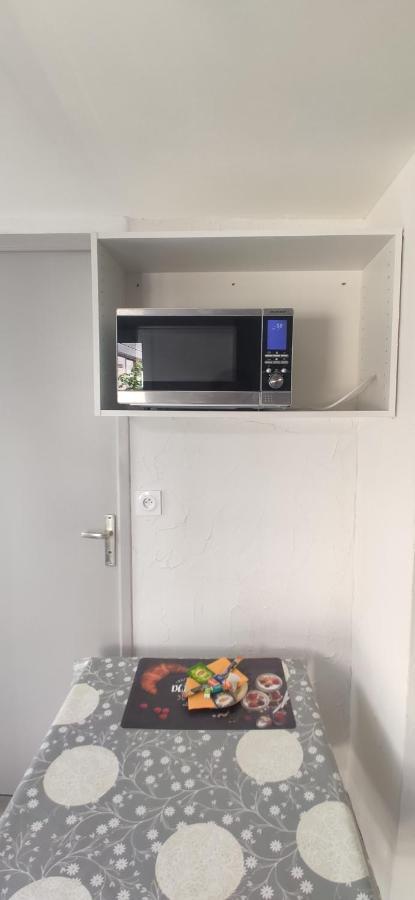 Petit Logement Sur Jardin Apartment Saint-Herblain Exterior photo